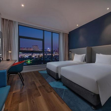Holiday Inn Express Kaifeng City Center By Ihg Exteriör bild