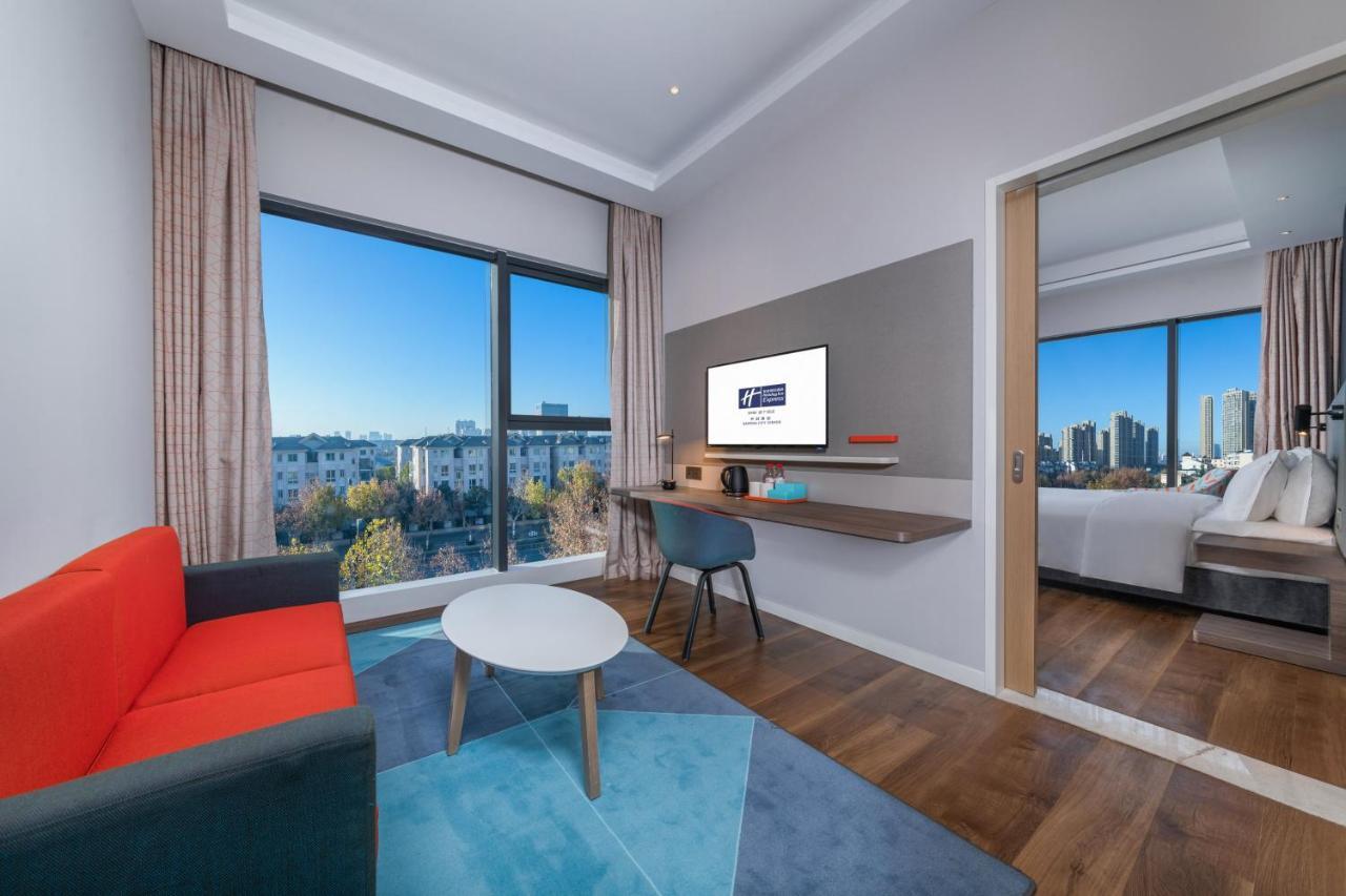 Holiday Inn Express Kaifeng City Center By Ihg Exteriör bild